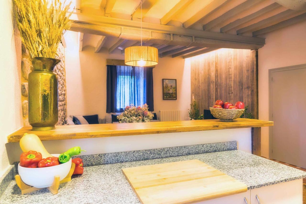 הוילה El Molino De Besalu Casa Con Jardin מראה חיצוני תמונה